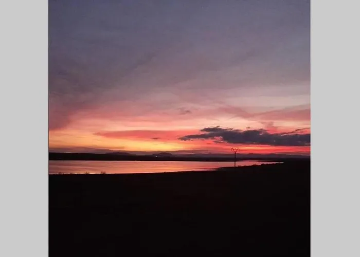 Casita De Campo Con Vistas A Una Laguna